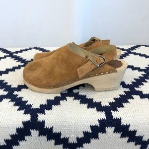 Hanna Andersson clogs brown suede size 1 1/2